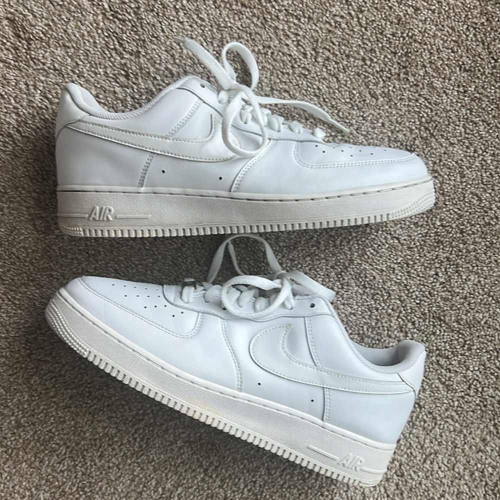 Nike Air Force 1 ‘07 men’s shoes - size 11 - white on white - 2021